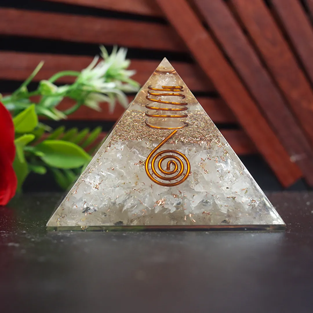 CLEAR QUARTZ PYRAMID