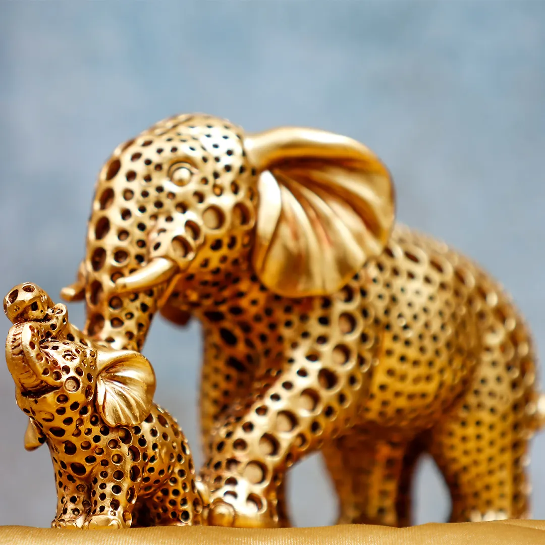 ELEPHANT GOLDEN STATUE