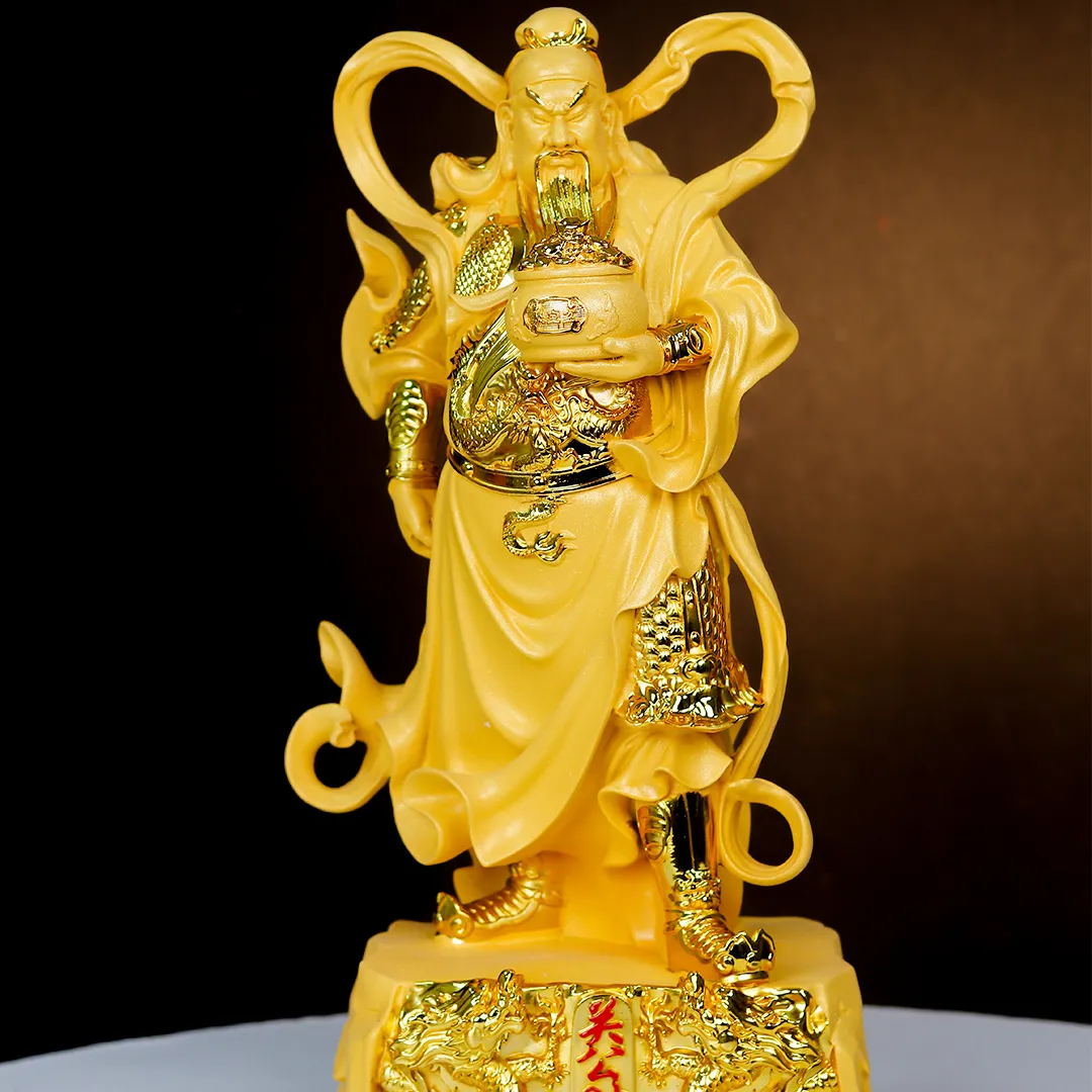 GUAN YU GOLDEN STATUE