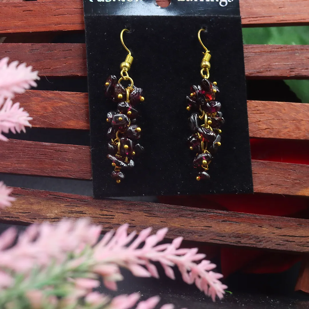 GARNET EARRING - hover