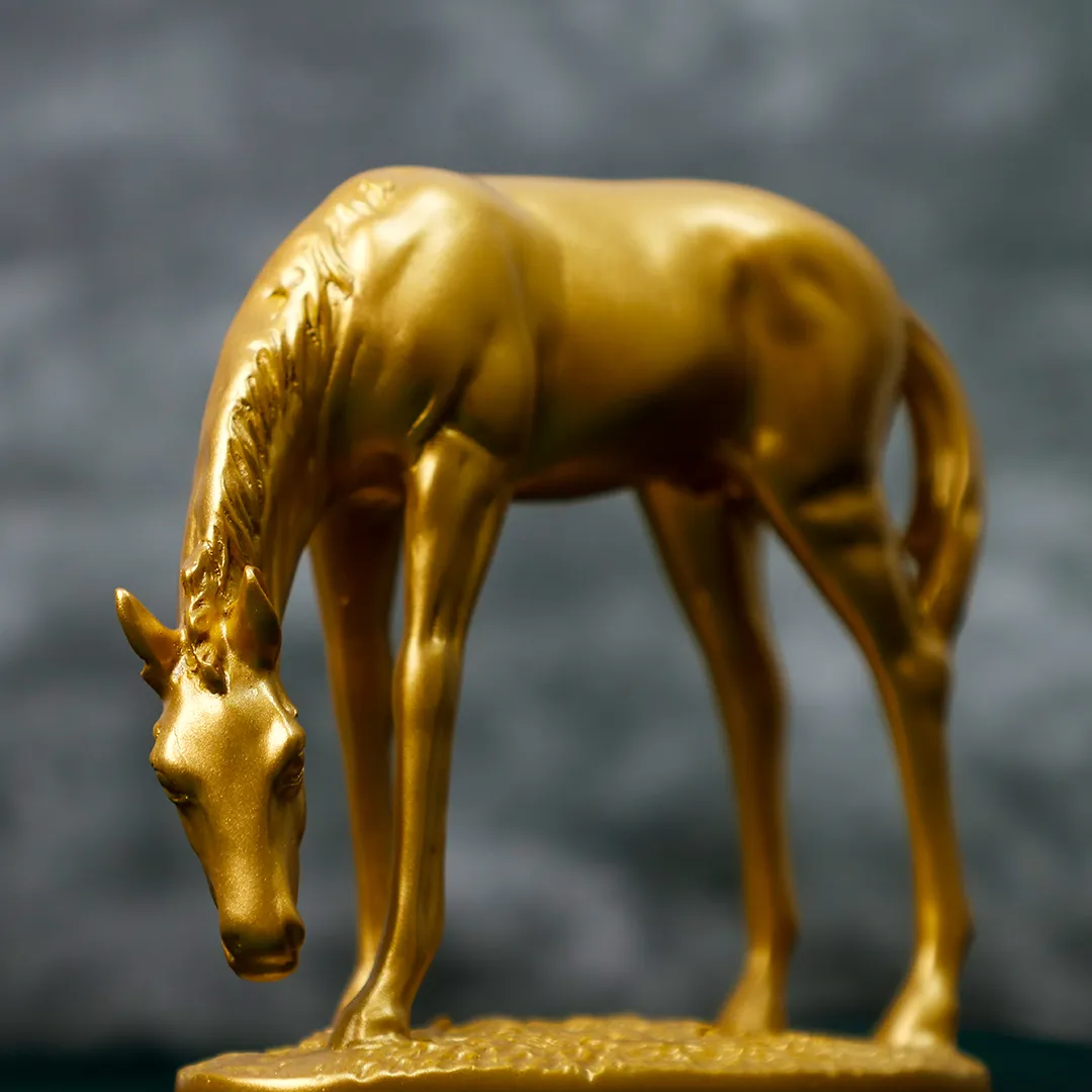 HORSE GOLDEN STATUE -S