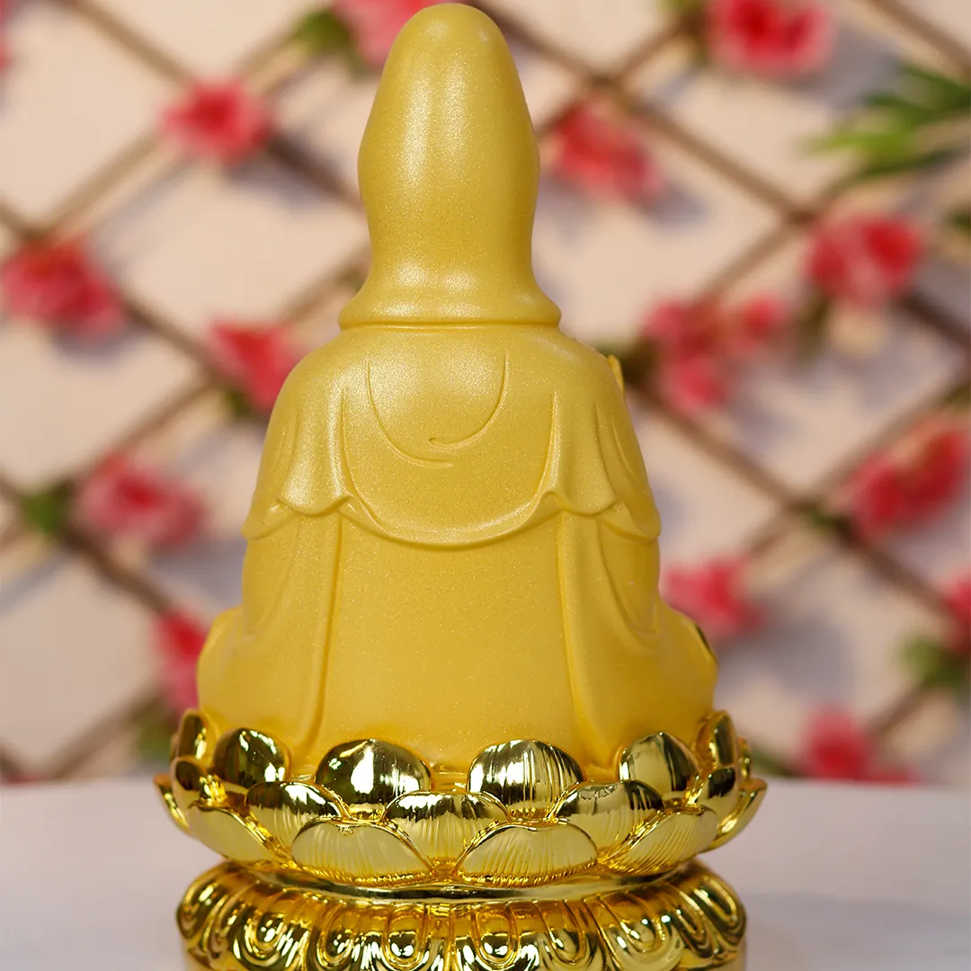 KWANYIN GOLDEN STATUE - hover