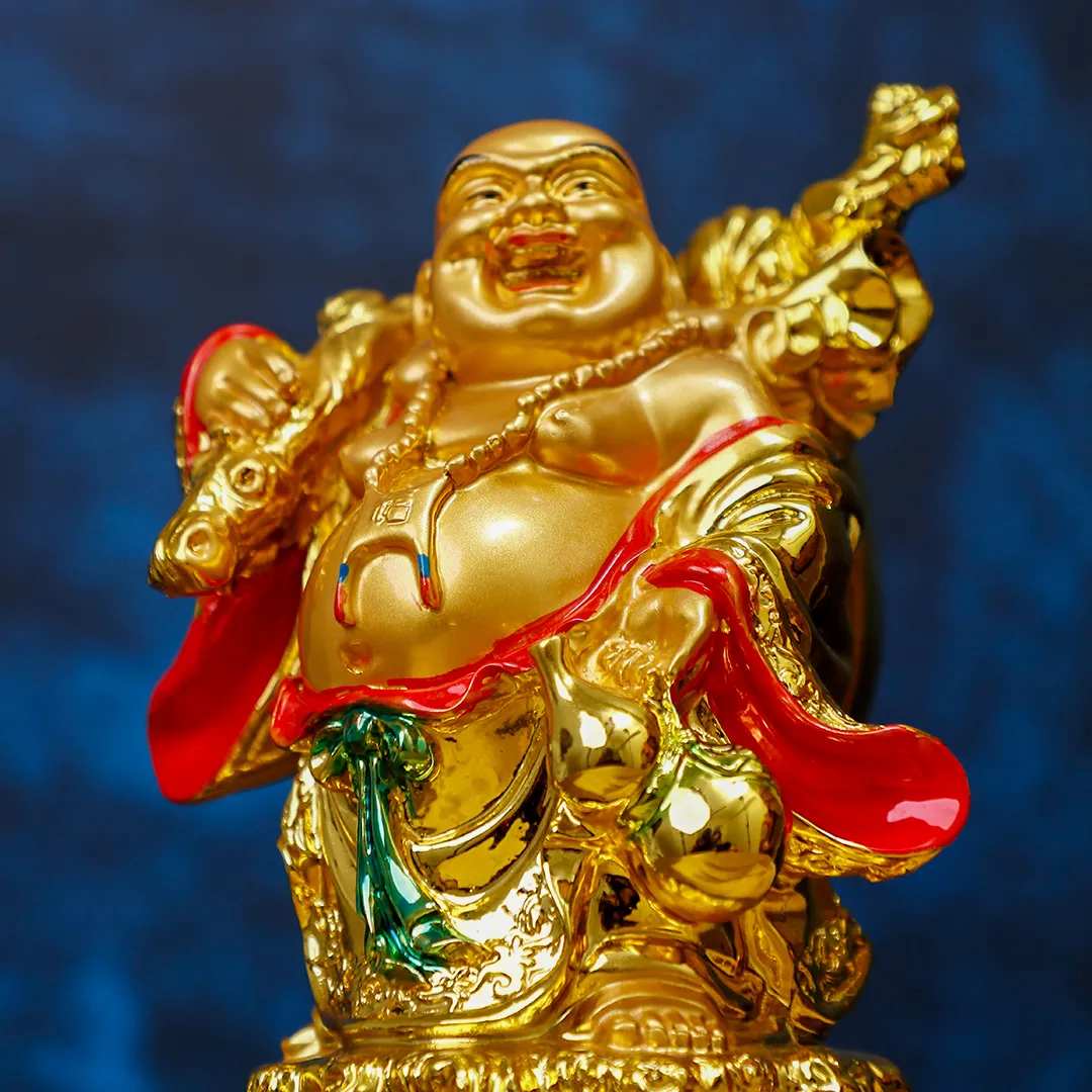 LAUGHING BUDDHA GOLDEN STATUE -M