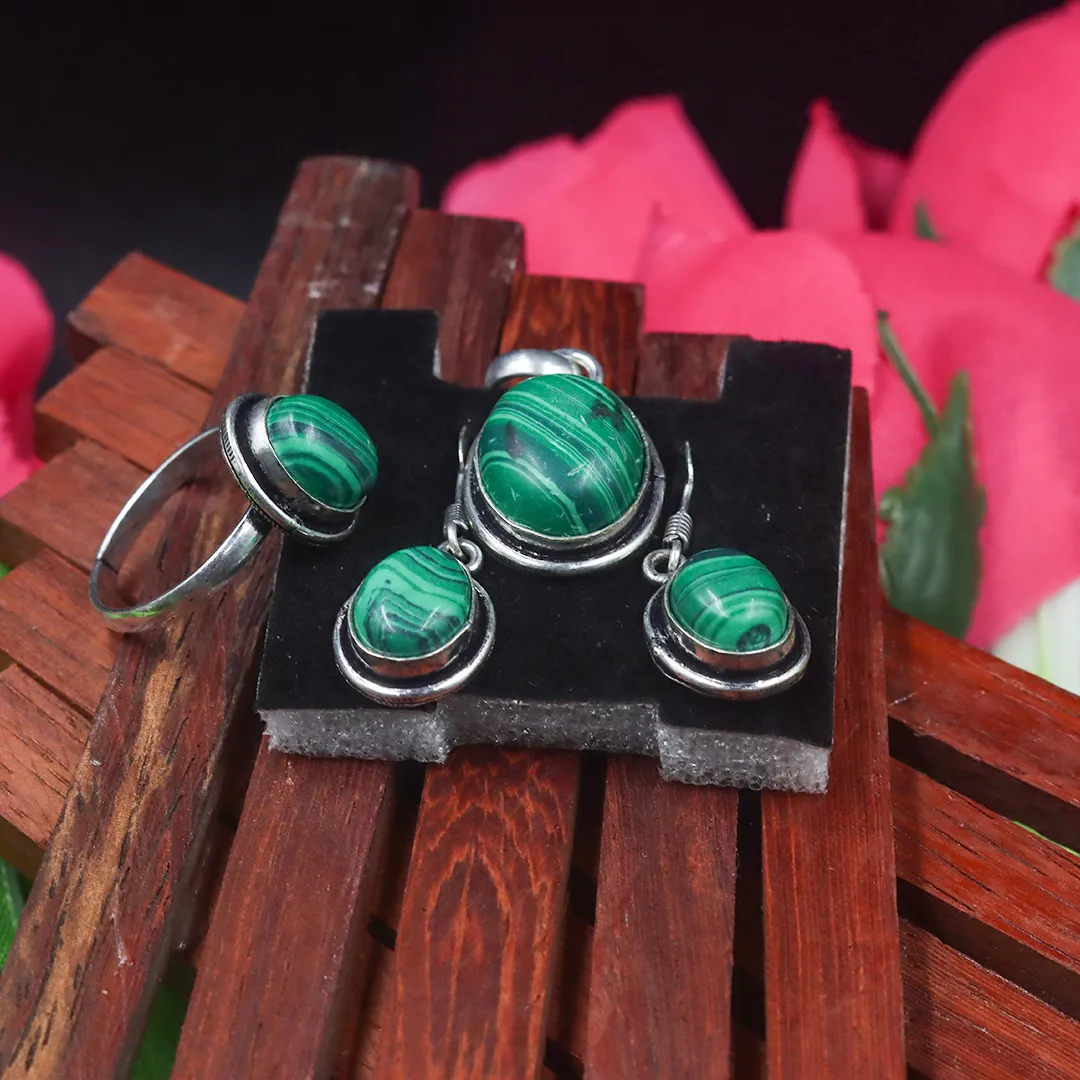 MALACHITE EARRINGS WITH PENDANT - 2