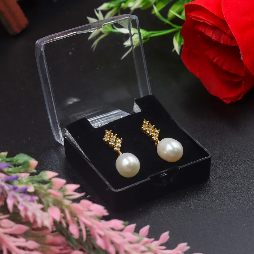 PEARL EARRING