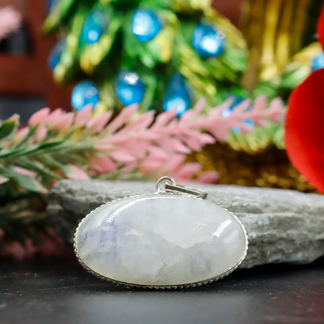 RAINBOW MOONSTONE PENDANT