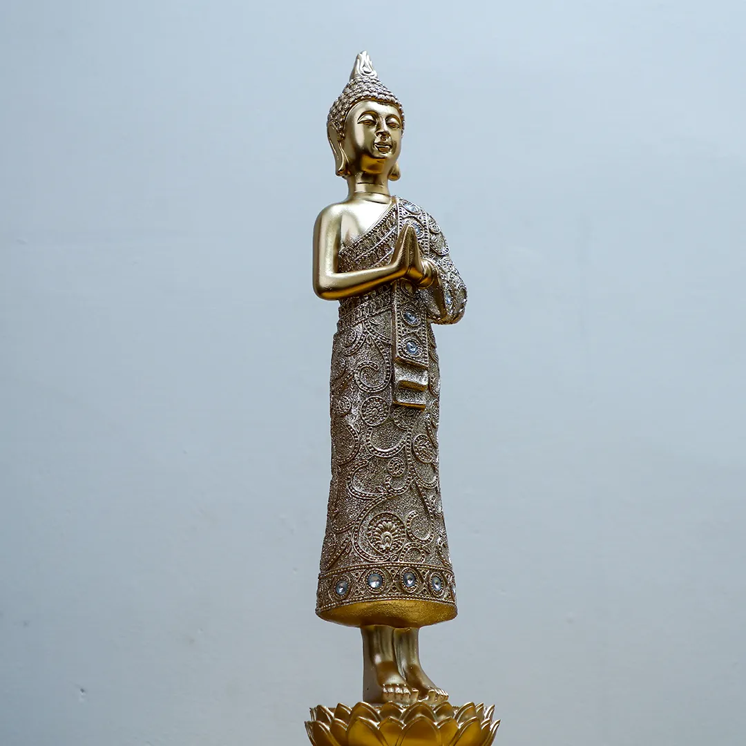 THAI BUDDHA GOLDEN STATUE