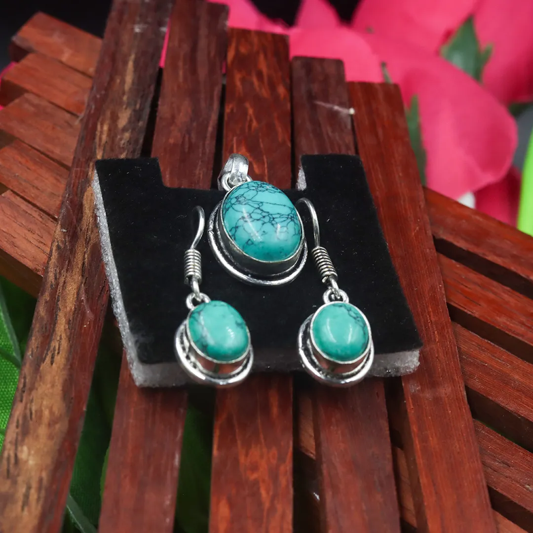 TURQUOISE EARRINGS WITH PENDANT